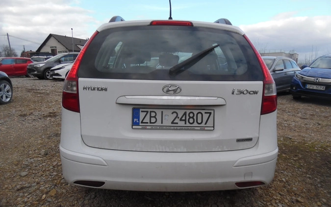 Hyundai I30 cena 4100 przebieg: 425000, rok produkcji 2010 z Kołobrzeg małe 211
